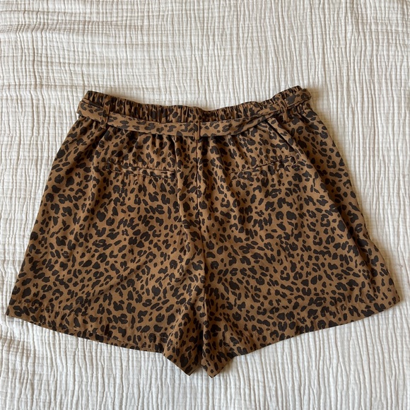 A New Day Leopard Print Tie Waist Shorts 🐆 - Picture 2 of 4